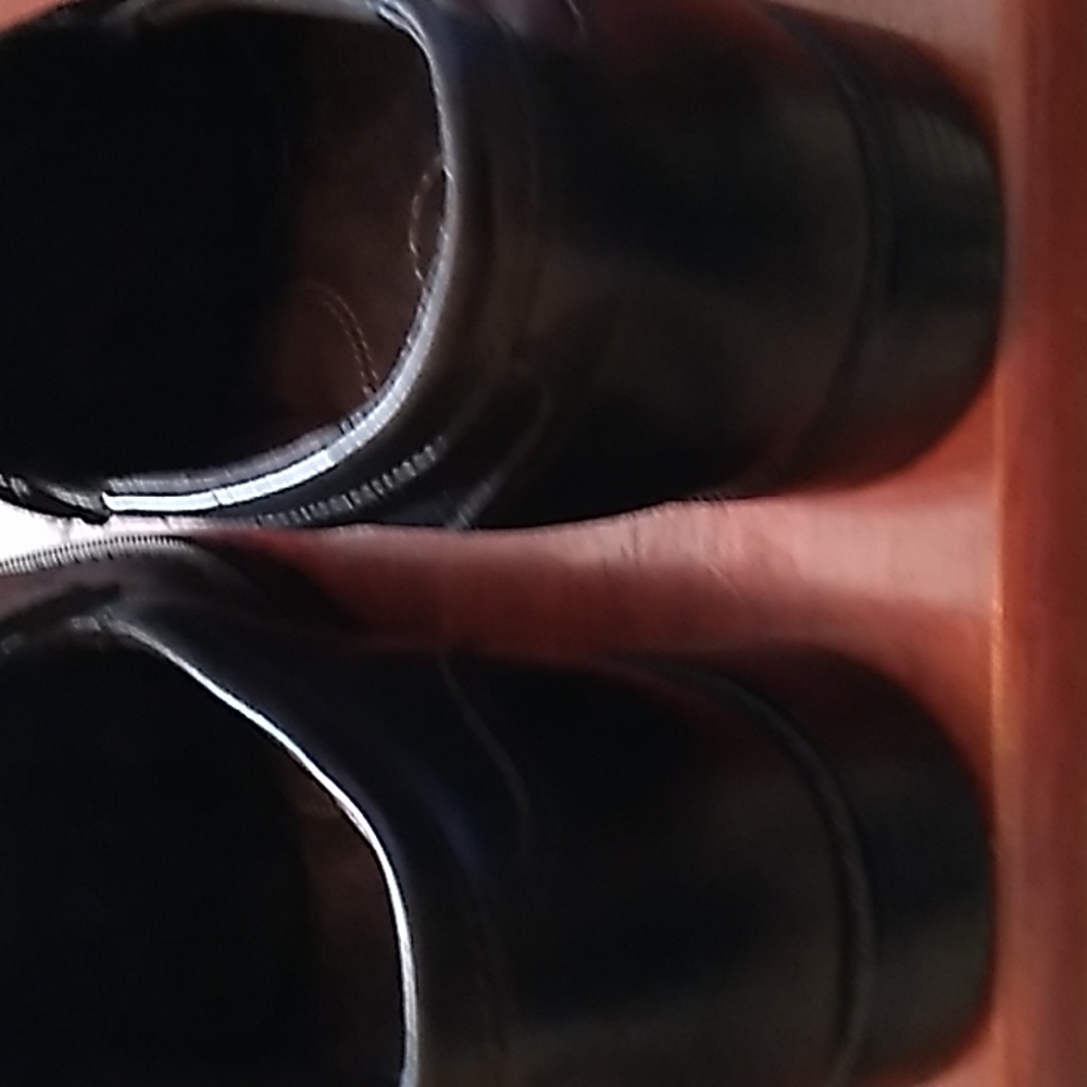 Shoes - Picture 4 of 9